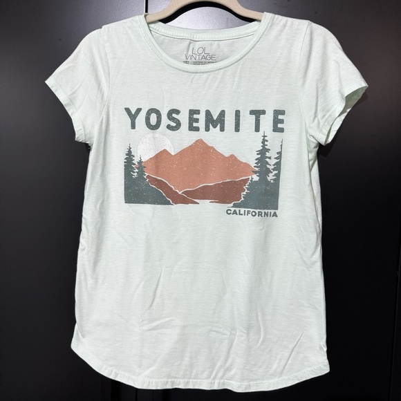 Girls | Size XL 14/16 | Mint Green | Yosemite Tee - Picture 1 of 3